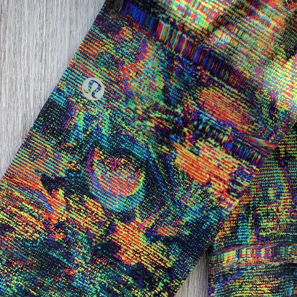 Lululemon leggings size 4 glitch print
